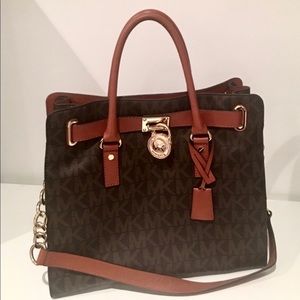 Michael Kors Large Signature Hamilton, Brown